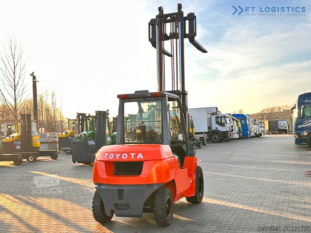 вилочный погрузчик Toyota 42-4FD40 / DIESEL / 4500KG / DUPLEX / FO