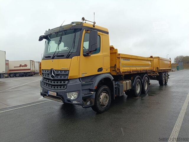 Wywrotka z trójstronna Mercedes-Benz Arocs 2642K 6x4 Kipper Meiller