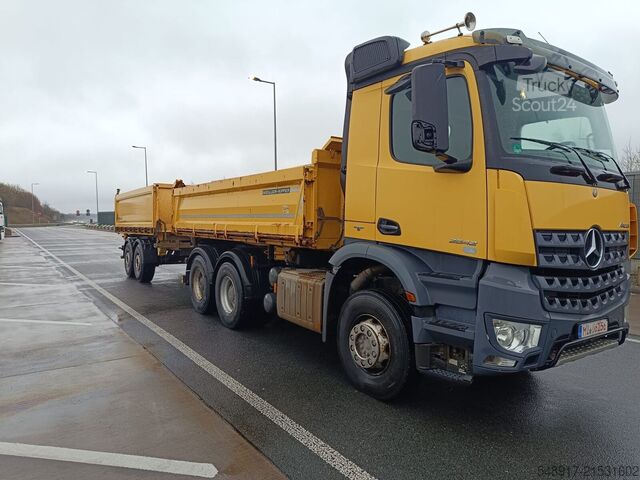 Wywrotka z trójstronna Mercedes-Benz Arocs 2642K 6x4 Kipper Meiller