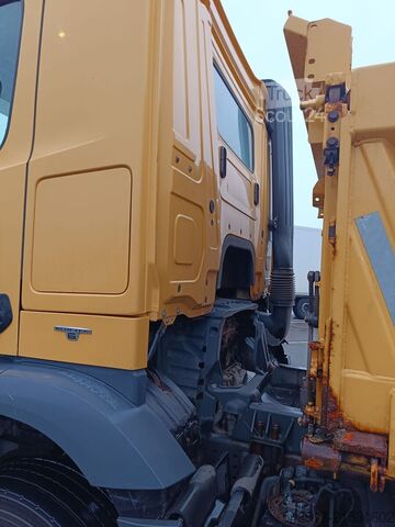 Wywrotka z trójstronna Mercedes-Benz Arocs 2642K 6x4 Kipper Meiller