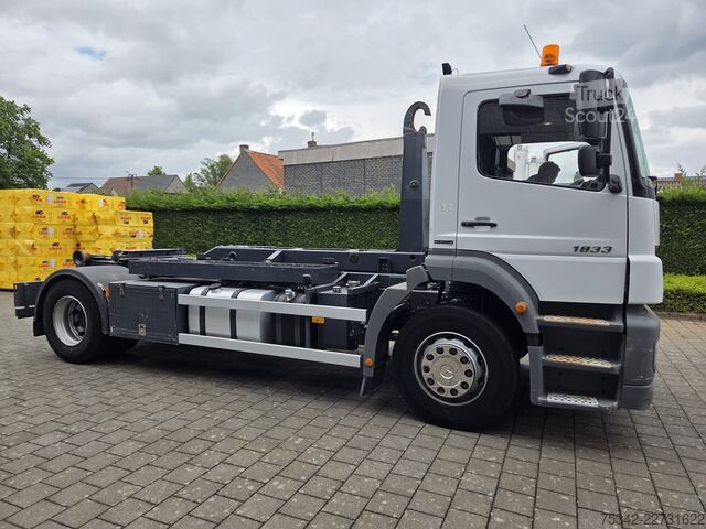 Hakenarmsystem Mercedes-Benz Axor 1833 Hooklift system + hydr.lock