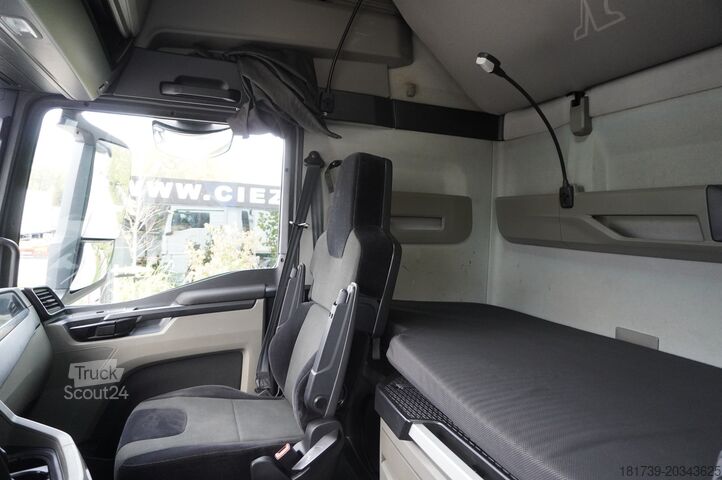 Трактор и НОВЫЙ низкорамный полуприцеп MAN TGX 28.510 6×2 / BRAND-NEW Kässbohrer LB
