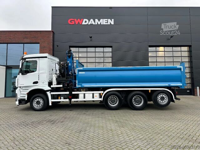 Kipper met kraan Mercedes-Benz Arocs 3243 8x4 Tridem Kipper/Kraan Euro 6