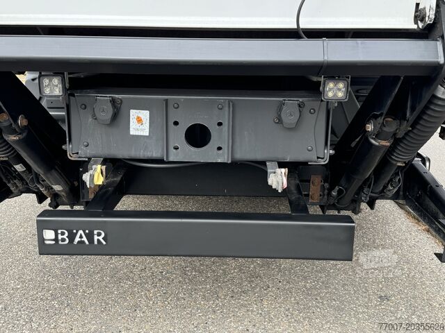 Autocarro con cassone LBW Mercedes-Benz Atego 1221 L Koffer 6,1m LBW AHK Klima