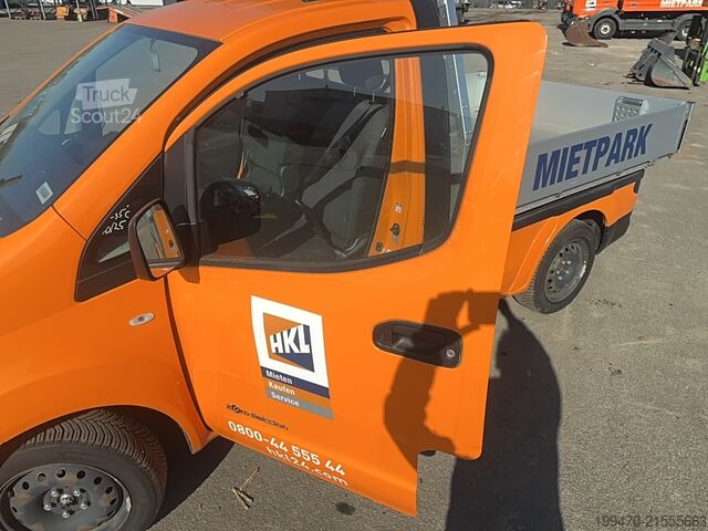 مركبة تجارية - قلابة Nissan eNV200 Electric Tipper