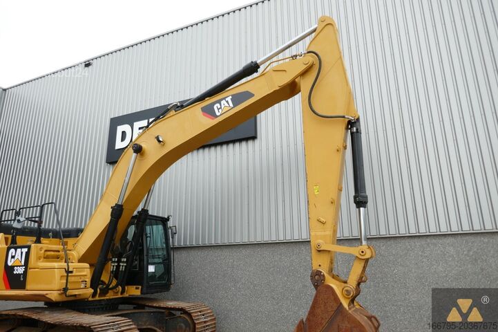 Grävmaskin på larvband Caterpillar 336FL