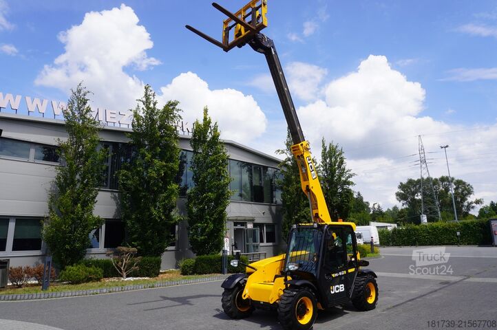 Chariots télescopiques JCB 525-60T5 / 2022 / 860 MTH! / joystick