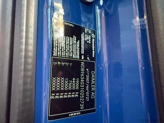 Standard-SZM Mercedes-Benz Actros 1940 4x2 Streamspace Spoilers 722.835KM