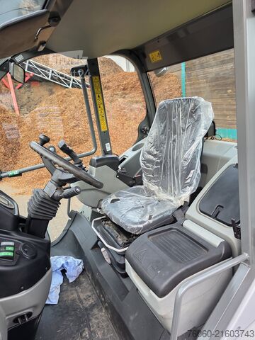 телескопичен товарач Kramer 8085 T Teleskopradlader