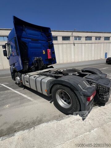 Tractor estándar RENAULT T520 RETARDER MECÁNICA VOLVO