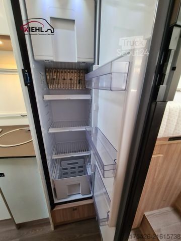 Semi-integrated camper BÜRSTNER Lyseo Time T 690 G *SAT+TV*Sommer + Winterräder*