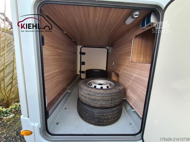 Semi-integrated camper BÜRSTNER Lyseo Time T 690 G *SAT+TV*Sommer + Winterräder*