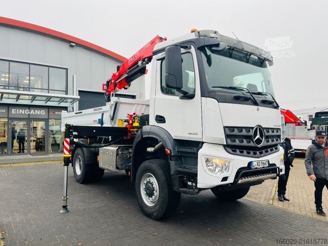 Three-sided tipper truck MERCEDES-BENZ Arocs 1835  4x4 Meiller Fassi F135 Kran Kipper