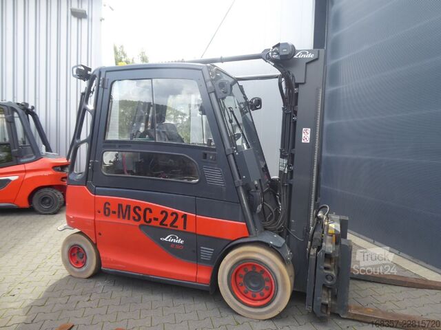 Empilhadeira frontal Linde E50HL-01
