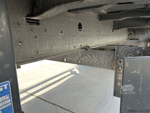 Kufor Schmitz Cargobull SCB S3B / Box Trailer / BPW Drum / NL Trailer