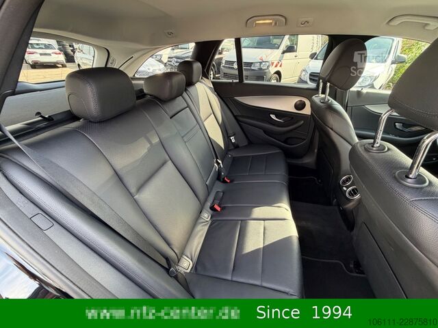حافلة صغيرة MERCEDES-BENZ E 300 de T Avantgarde HeadUP DISTRONIC AHK