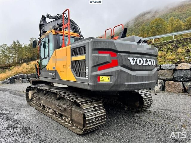 Pásový bagr Volvo EC200EL Excavator with Steelwrist Rototilt and 2 B