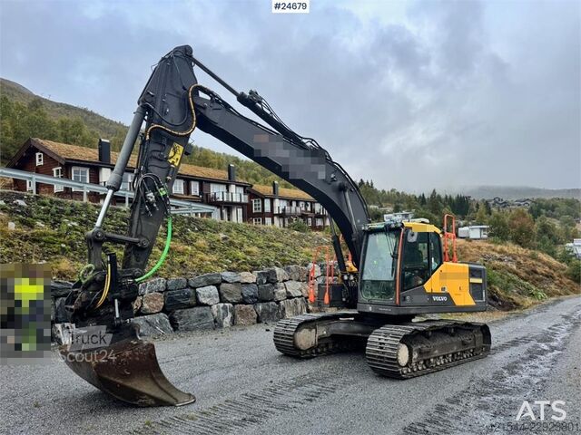 Pásový bagr Volvo EC200EL Excavator with Steelwrist Rototilt and 2 B