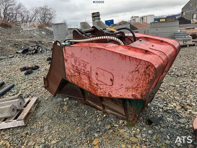 τυπικός κάδος VTN FB250 crusher bucket w/ S70 attachment.