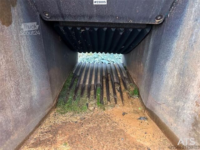 τυπικός κάδος VTN FB250 crusher bucket w/ S70 attachment.