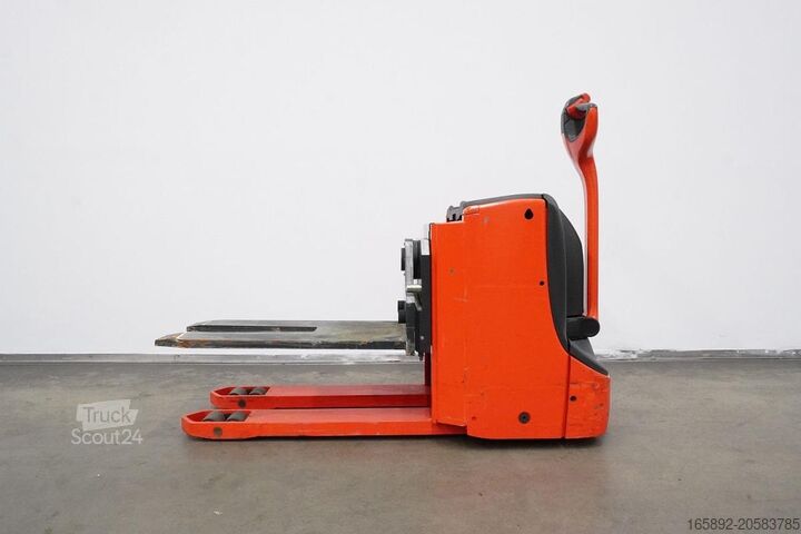 Porta-paletes manual Linde T 20 1152