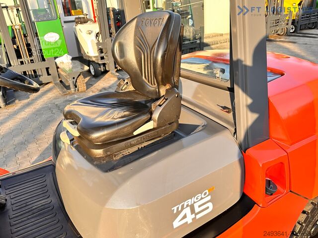 Chariot élévateur à fourche Toyota 42-4FD40 / DIESEL / 4500KG / DUPLEX / FO