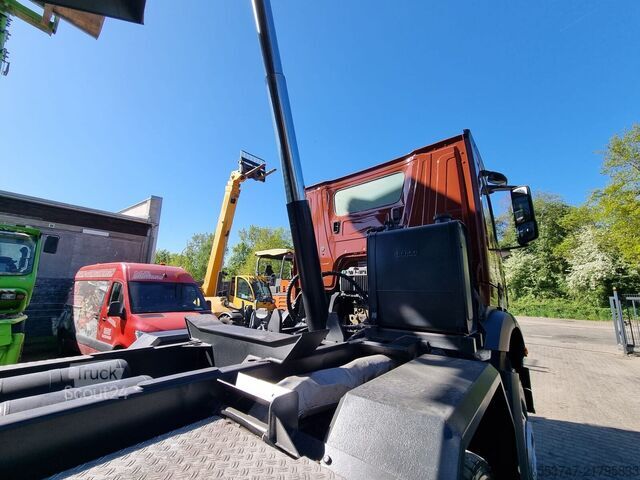 Volquete Mercedes-Benz Mercedes Arocs 66 t Gesamtgewicht