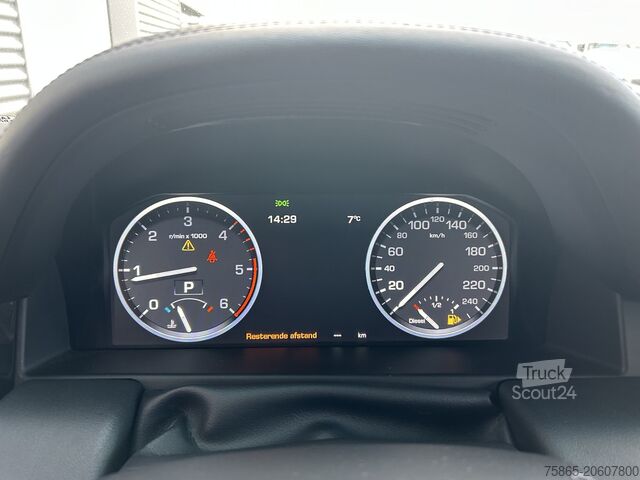 Φορτηγό κουτί Land Rover Range Rover Vogue TD V8 / 2 Seats / Leder / APK...