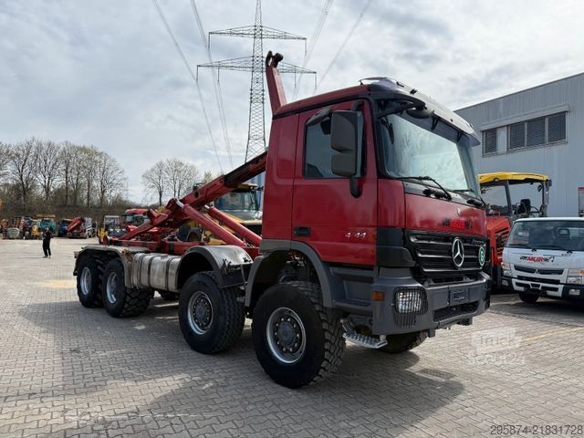 Abrollkipper MERCEDES-BENZ 4144 Actros MP2 Abrollkipper 8x8 Singlebereifung