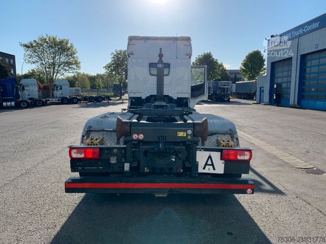 Autocamion cu cârlig pentru containere DAF FAN XF 480 VDL Abrollkipper
