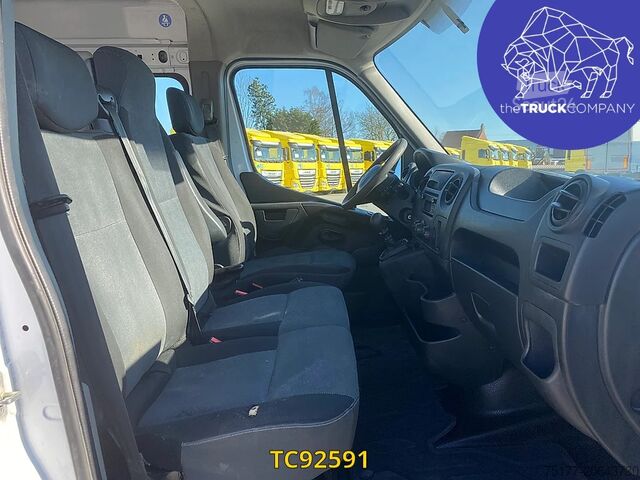 Trasporto passeggeri Renault Master 130