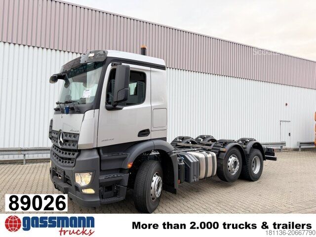 Kamyon şasisi Mercedes-Benz Arocs 2542 L 6x2/4, Vorlauflenk-/liftachse, Navi,
