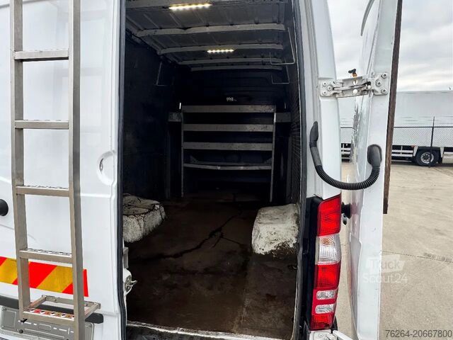 Furgão de caixa Mercedes-Benz Sprinter 516 MAXI