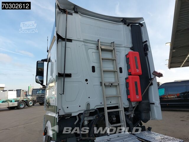 Volumetrekker Mercedes Actros 1848 4X2 Mega GigaSpace 2x Tanks