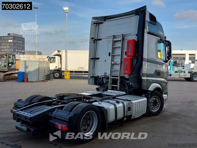Volumetrekker Mercedes Actros 1848 4X2 Mega GigaSpace 2x Tanks