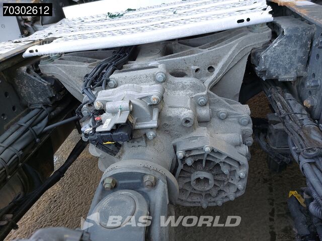 Volumetrekker Mercedes Actros 1848 4X2 Mega GigaSpace 2x Tanks