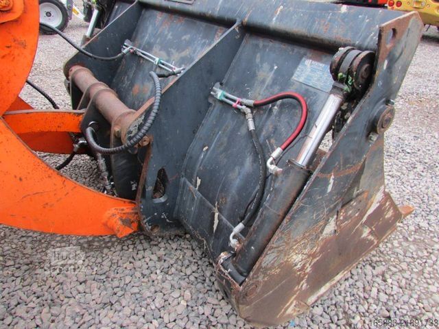 Pyöräkuormaaja KOMATSU WA 100 M-7 Radlader 29.000 EUR