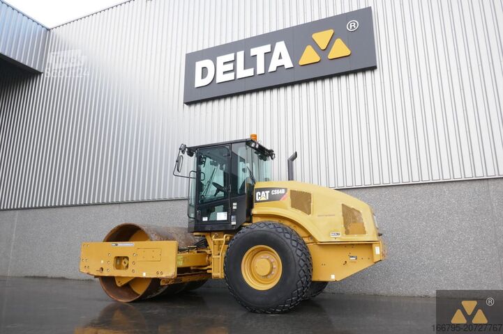 однобарабанный каток Caterpillar CS64B