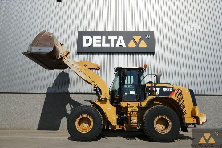 Riteņu iekrāvēji Caterpillar 962K