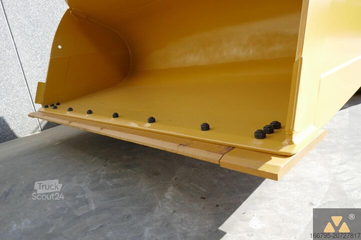 Riteņu iekrāvēji Caterpillar 980M