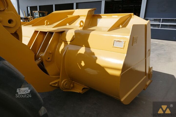 Riteņu iekrāvēji Caterpillar 980M