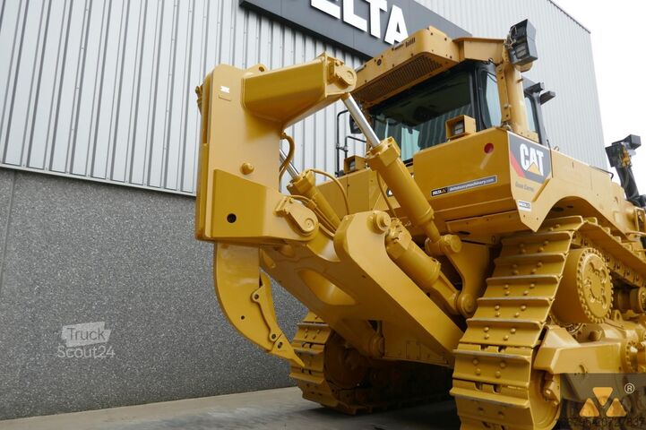 Dozers Caterpillar D8T