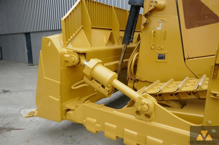 Dozers Caterpillar D8T