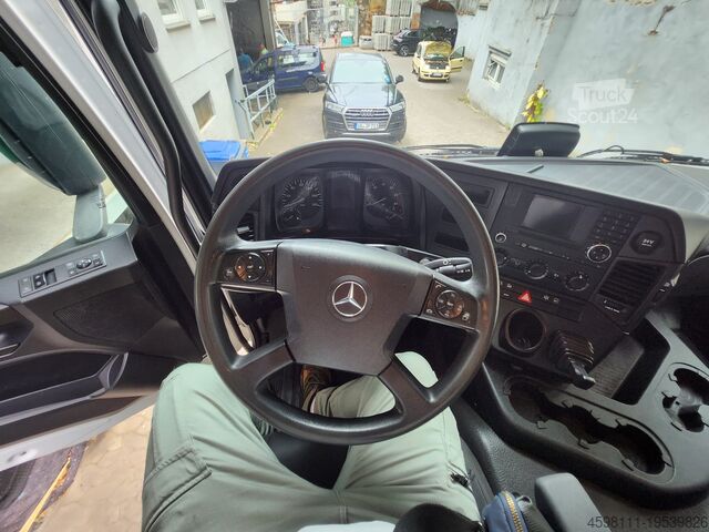 Platform kamyonu Mercedes-Benz AROCS