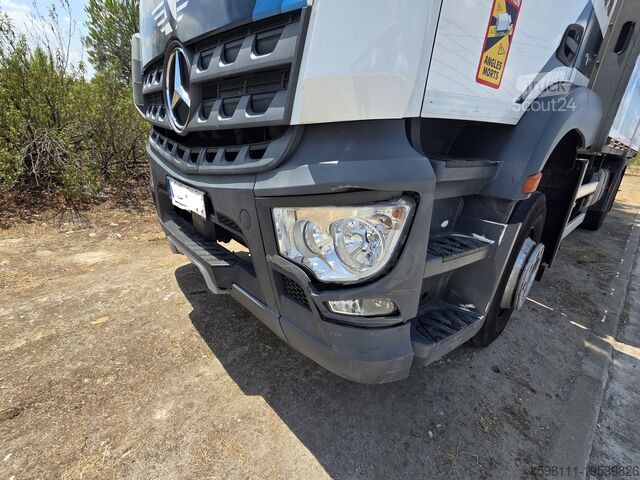 Platform kamyonu Mercedes-Benz AROCS