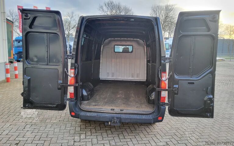 Skåpbil Renault Master 125.35 - 2.3 DCI EURO 5 L2H2 GESLOTEN ...