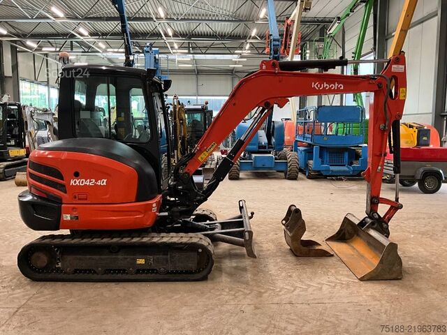 мини багер Kubota KX 042-4 A