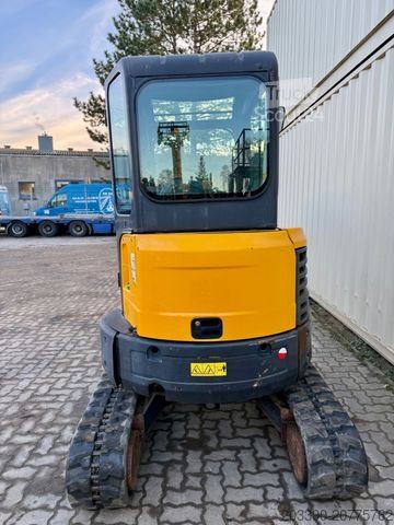 Mini bager BOBCAT E26 / 2016 BJ / 3 x Löffel / 3.905 H