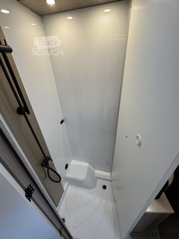 Autorulotă semi-integrată BÜRSTNER Lyseo Time SkyLine 690 G, Autom,Hubbett,Safety