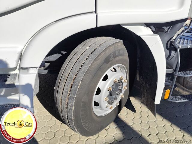 стандартен влекач Iveco stralis 500